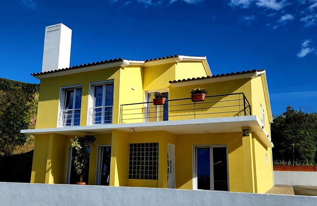Upscale Villa with 5 bedrooms and 4 bathrooms.