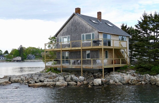 Niveau supérieur d'une maison de deux étages (en bas est une location séparée) à Bass Hbr.