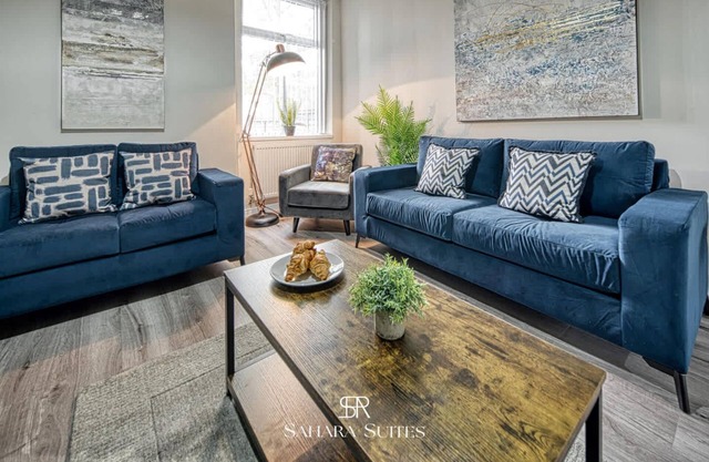 Book Now | 5BR Home | City, Stadiums, Parking