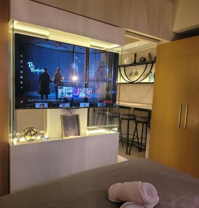 Uptown Parksuites Tower 1 at BGC - Staycations Up Above 12