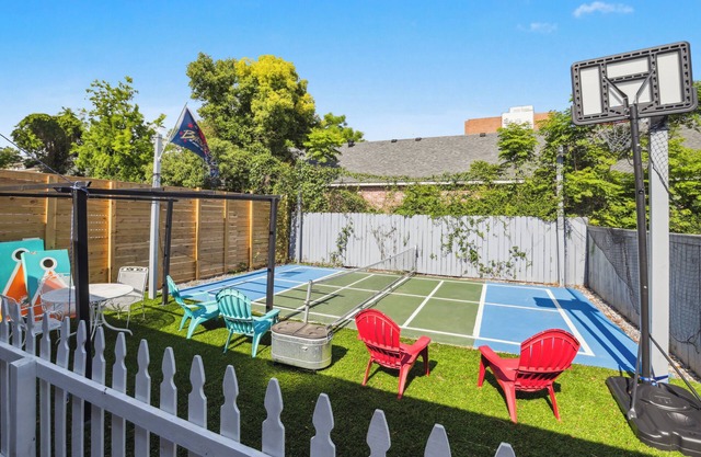 Uptown Pickleball Patch - Steps from Attractions!