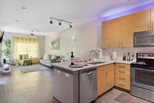 Uptown, Pool, Wine, Restaurants, BofA Stadium 307