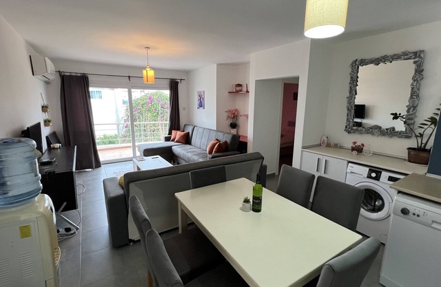 Downtown Apt à Kyrenia: Central. Confortable. Rénové.