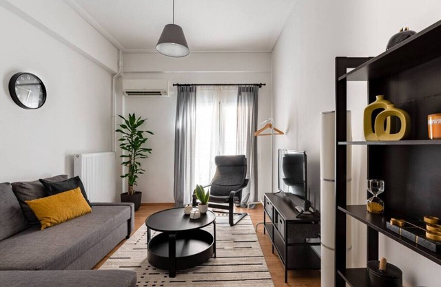 Urban Chic Hideaway Near Athens Center & Metro