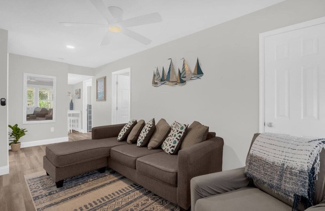 Urban Escape / 5 blks DT St Pete