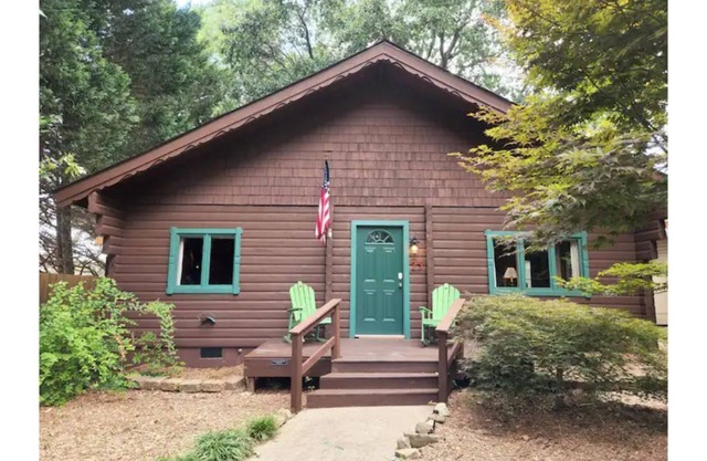 Urban Log Cabin Near Downtown Greenville