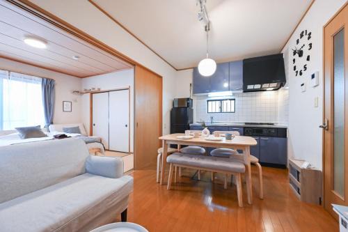 Urban nest Tokyo Omori 15 minutes Taxi from Haneda 2 BR house up to 6