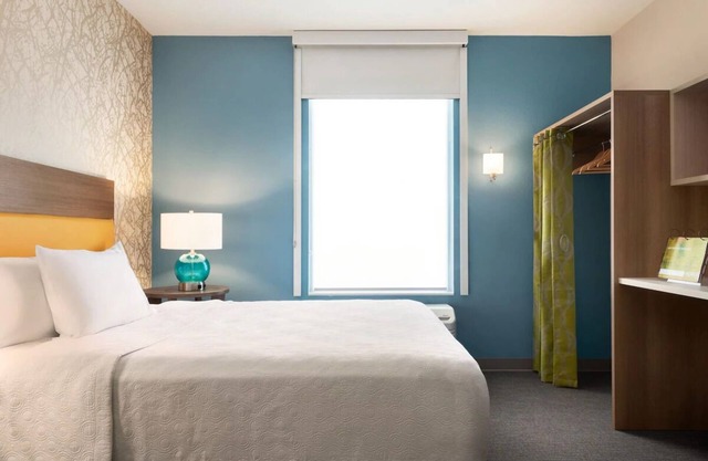 Urban Oasis! 4 Units w/ FREE Breakfast and Kitchen! Pets Allowed, Parking!