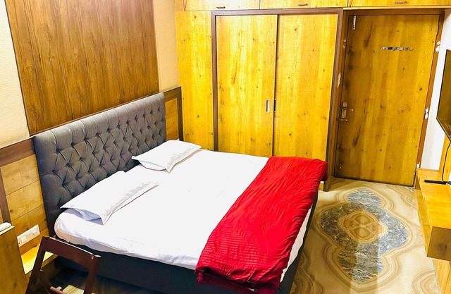 Urban Peace Nest - Luxe Room w/Private Balcony- 302
