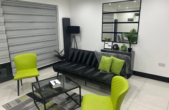 Urban, Sleeps 6 Private Garden-Family Pet Friendly