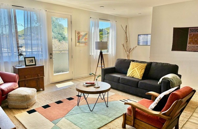 Urban SLO Living- 1 mile from downtown