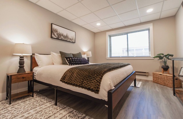 Urban Woods Retreat | In the Heart of Downtown