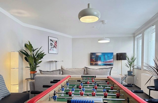 Urbanes Stgt Retreat – 13 Pers., PS5 & Patio