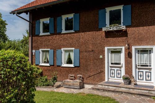Uriges Haus im Grünen