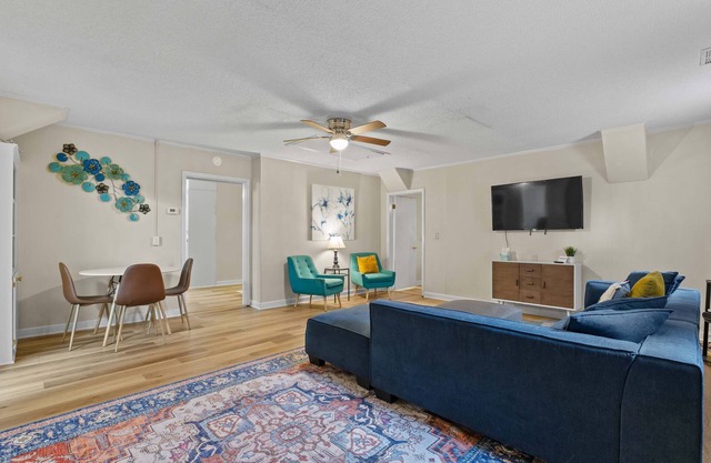USC & Downtown Gem: Modern Family Home!