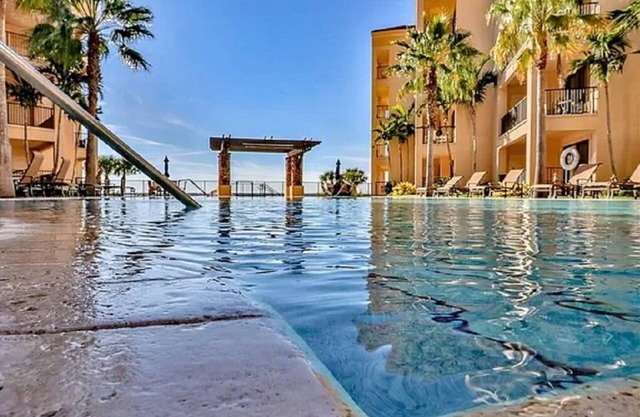 Utilities included beautiful condo with Sunset over the Lake