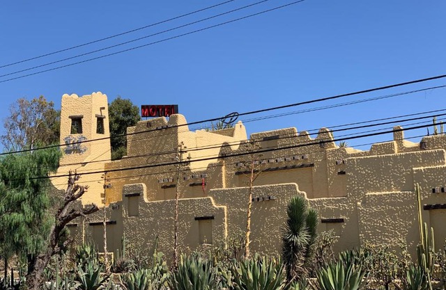 V.I.P. MOTEL