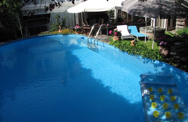 Nouveau en date du 2018e Janvier Appartement avec cour ensoleillée, jardin et piscine