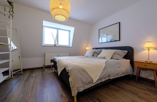 Vacation apartment with sunny balcony & parking space