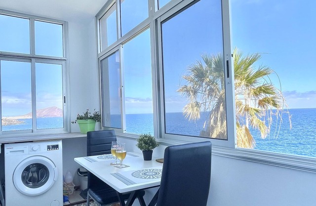 Appartement de vacances 'Balcón Al Atlántico' avec vue sur la mer, terrasse privée et Wi-Fi