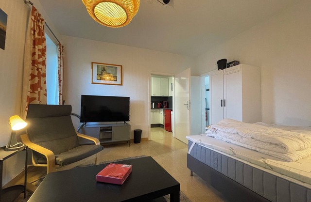 Vacation apartment for up to four people, 5 km to the North Sea, pets allowed.