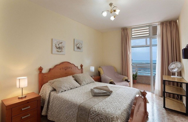 Appartement de vacances 'Un Guiño Al Mar' avec vue sur la mer, terrasse privée et Wi-Fi