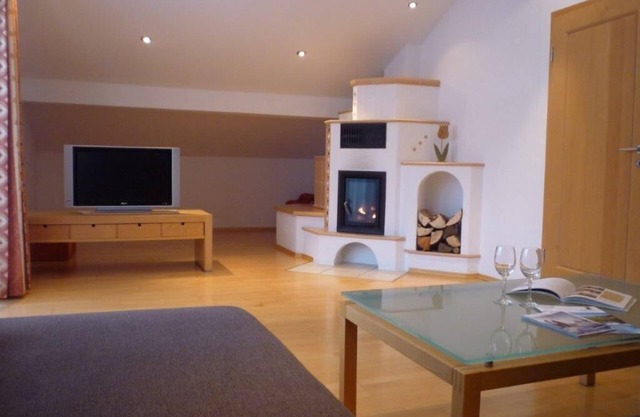 Ferienwohnung für Nichtraucher, 100qm, 2 Schlafzimmer, separate Küche, Wohnzimmer, 4-Sterne,max. 5 Personen