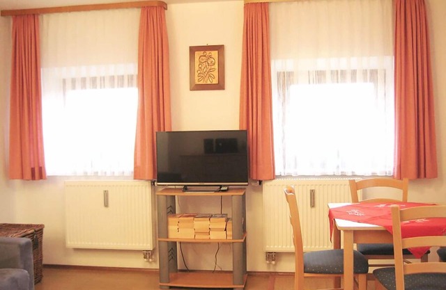 Ferienwohnung 45 m², 3 Sterne, Schlafzimmer, Wohnraum, Küche, Dusche/WC, Balkon, Sat-TV, WLAN, max 2 Personen, max. 2 Hunde