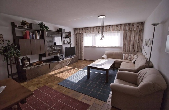 Ferienwohnung 76 m², 1 Schlafzimmer mit 3 Betten, Wohn-Esszimmer, Küche, Bad mit Badewanne/Dusche/WC, WC extra