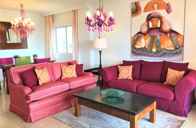 Appartement / app. pour 5 personnes à 210 m² �� Estepona (66235)