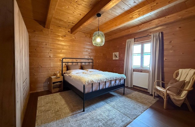 Vacation apartment/apartment for 8 guests with 120m² in Burggen (272068)