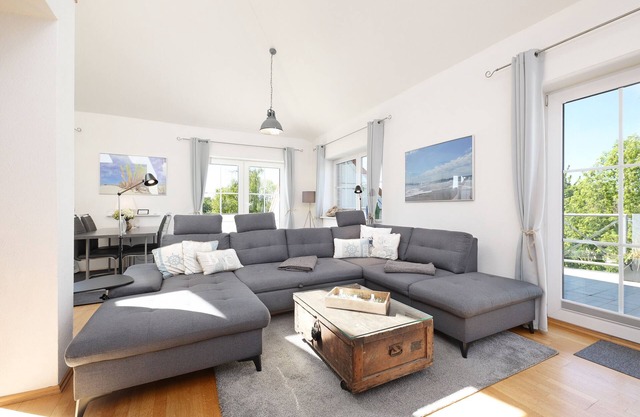 Vacation apartment/apartment for 6 guests with 100m² in Laboe (294419)