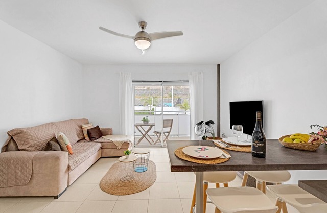 Appartement de vacances 'Bajamar En Armonía' avec vue sur la montagne, piscine partagée et Wi-Fi