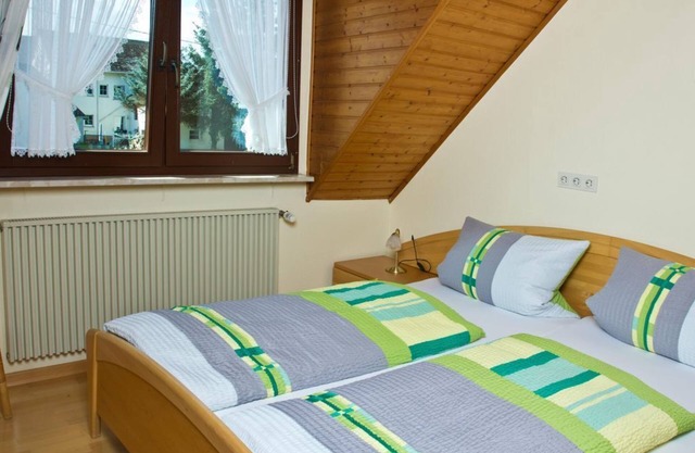 Appartement "Domherr", douche, WC, 2 chambres à coucher - Ferienwohnungen Veit