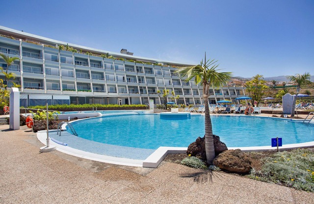 Appartement de vacances 'Casa Ana' avec vue sur la mer, piscine partagée et Wi-Fi
