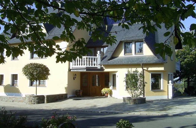 Vacation apartment Haus Maria Olmscheid - 6-bed vacation apartment, shower/WC, 2 bedrooms