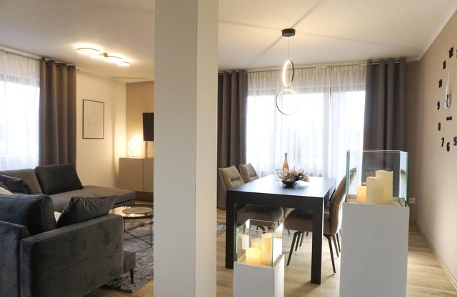 Bright, spacious vacation apartment with large south-east-facing balcony for a relaxing vacation.