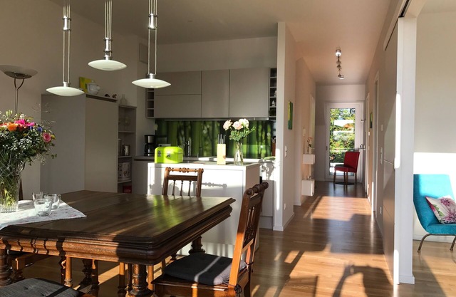Nouvelle lumineux 2.5 pièces appartement avec grand balcon et vue sur le lac