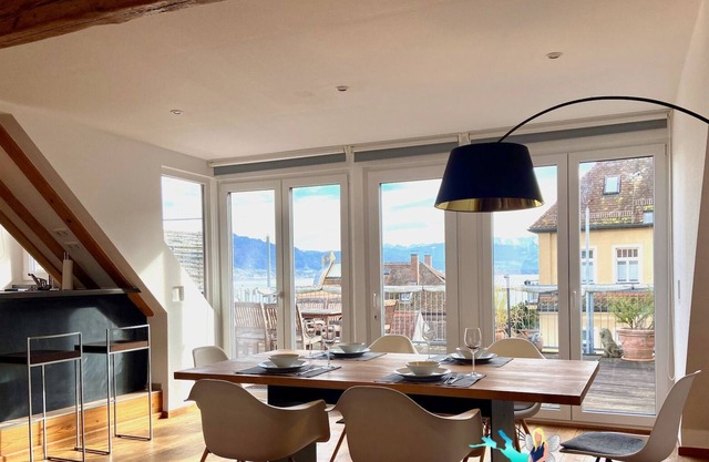 Duplex dans la vieille maison sur l'île avec deux terrasses sur le toit et une vue spectaculaire sur le lac