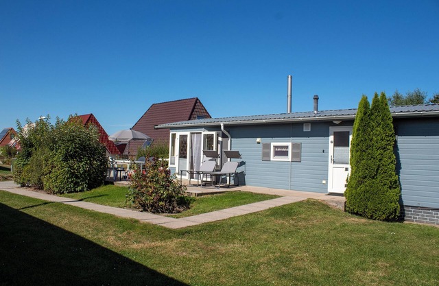 Vacation bungalow Mellumplate 8 in an airy and idyllic location.