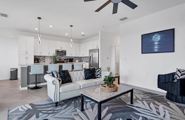 🥇 Vacation Condo included Social Clubhouse Membership (CH1099)