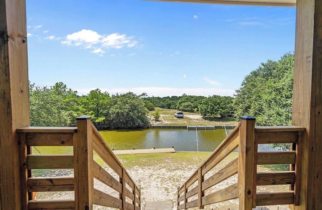 Vacation Cottage – Enjoy 4WD Beach, Hottub, Wild Horses & Canalfront Views