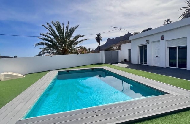 Maison de vacances "'Casa Mayra" avec vue sur la mer, piscine privée & Wi-Fi