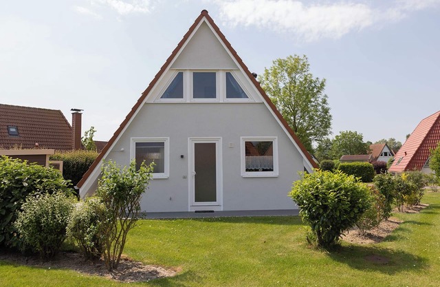 Vacation home Ebb & Flow. Bright and tasteful.