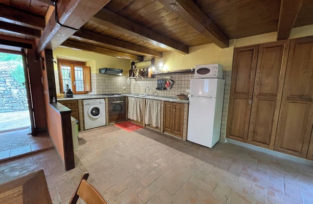Vacation Home MULINO DI VALIANA - ancient mill from the 1200s