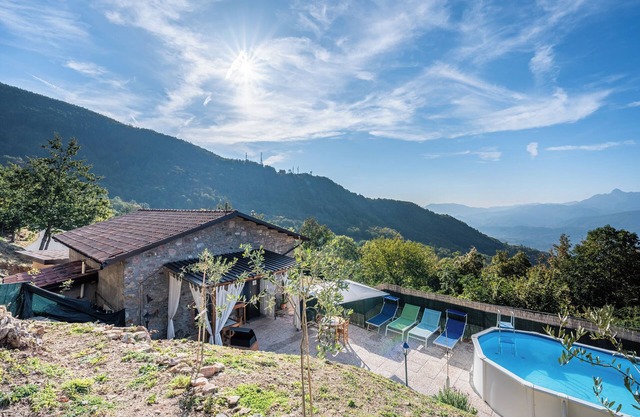 Maison de vacances "Agriturismo La Vecchia Scuola" avec mini-piscine privée, terrasses et Wi-Fi