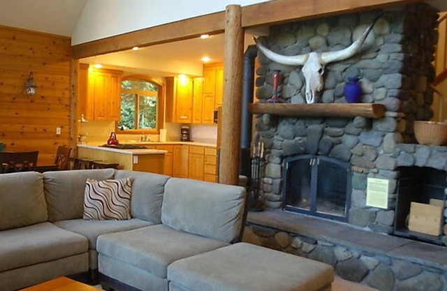Maison 07MF Silver Lake Chalet w/Hot Tub! à Maple Falls - 10 personnes, 3 chambres