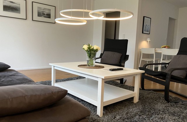 Ferienwohnung, 100qm, Garten und Terrasse, 2 Schlafzimmer, max. 4 Personen