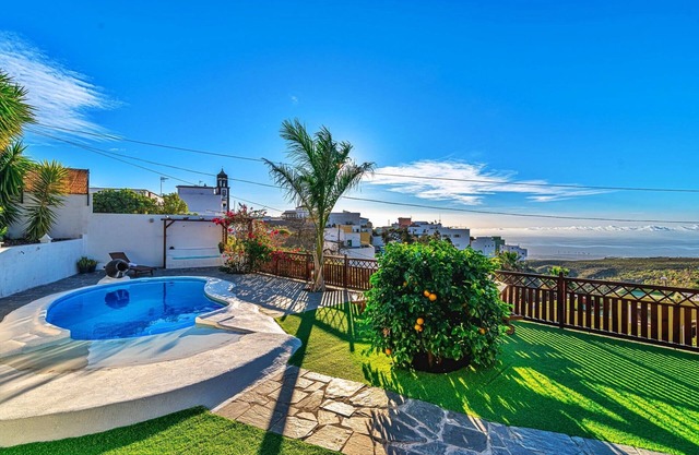Maison de vacances "Bernarda" avec piscine chauffée, vue sur la mer, piscine privée et Wi-Fi