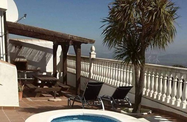 Maison Casa Medina avec vue sur mer et montagne, piscine, Wi-Fi, terrasse et jardin